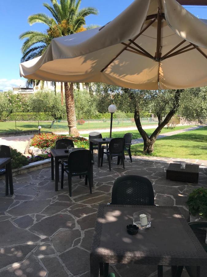Albergo Villa Angela Toscolano Maderno Exterior foto