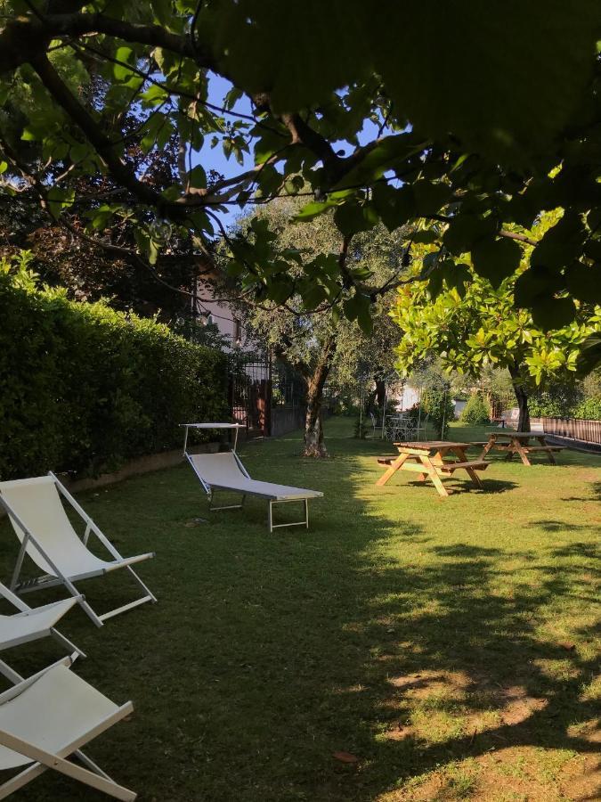 Albergo Villa Angela Toscolano Maderno Exterior foto